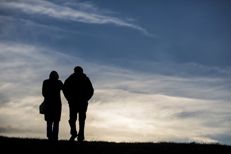 silhouette_of_couple_with_clouds_and_sky