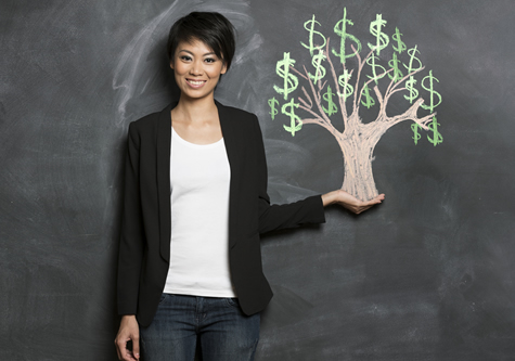 woman_holding_moneytree